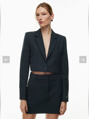 Babaton
Arbus Blazer black Size Small Tailored Structure Business Casual.